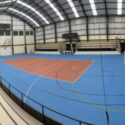 Ginásio de esportes, coberto, para prática de futsal, basquete e vôlei